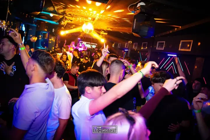 DJ Roskee 8.Maj — atmosfera sa žurke